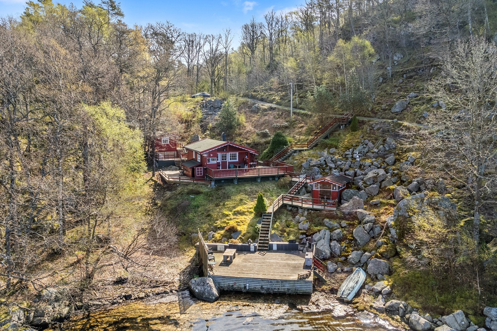 Store, gode vestvendte terrasser på fasadene mot sjøen. Galleribilde