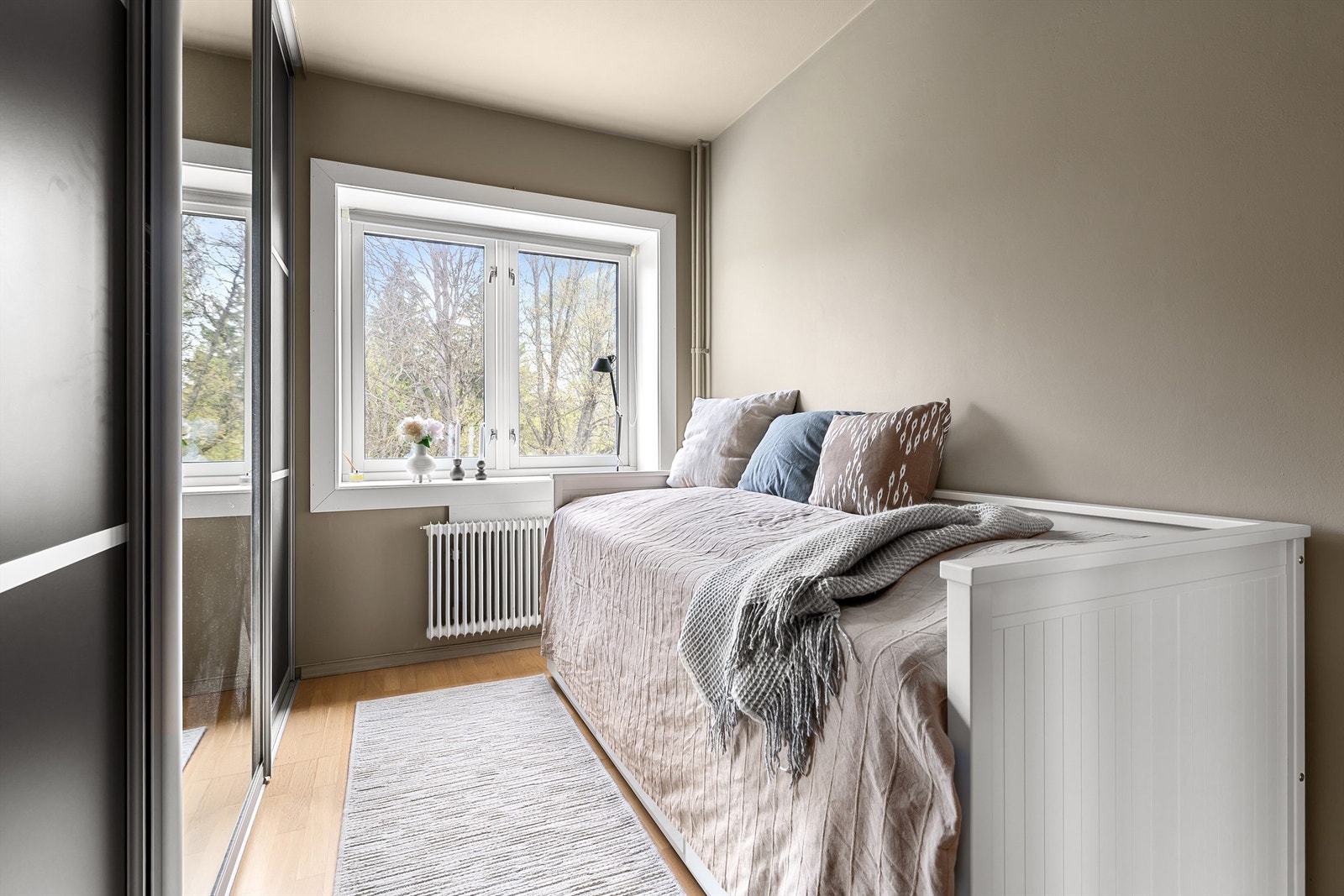 Soverom II er av fin størrelse og egner seg godt som både barnerom, gjesterom eller kontor! Galleribilde