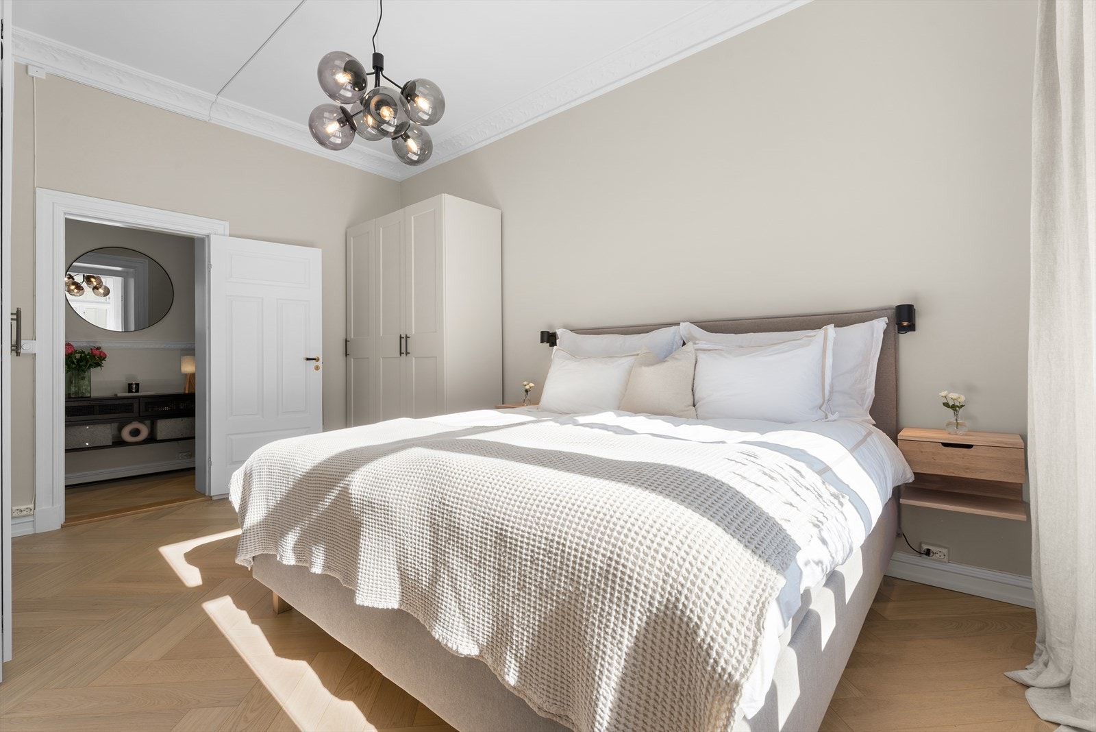 Ved alternativ bruk er rommet også godt egnet som stue. Galleribilde