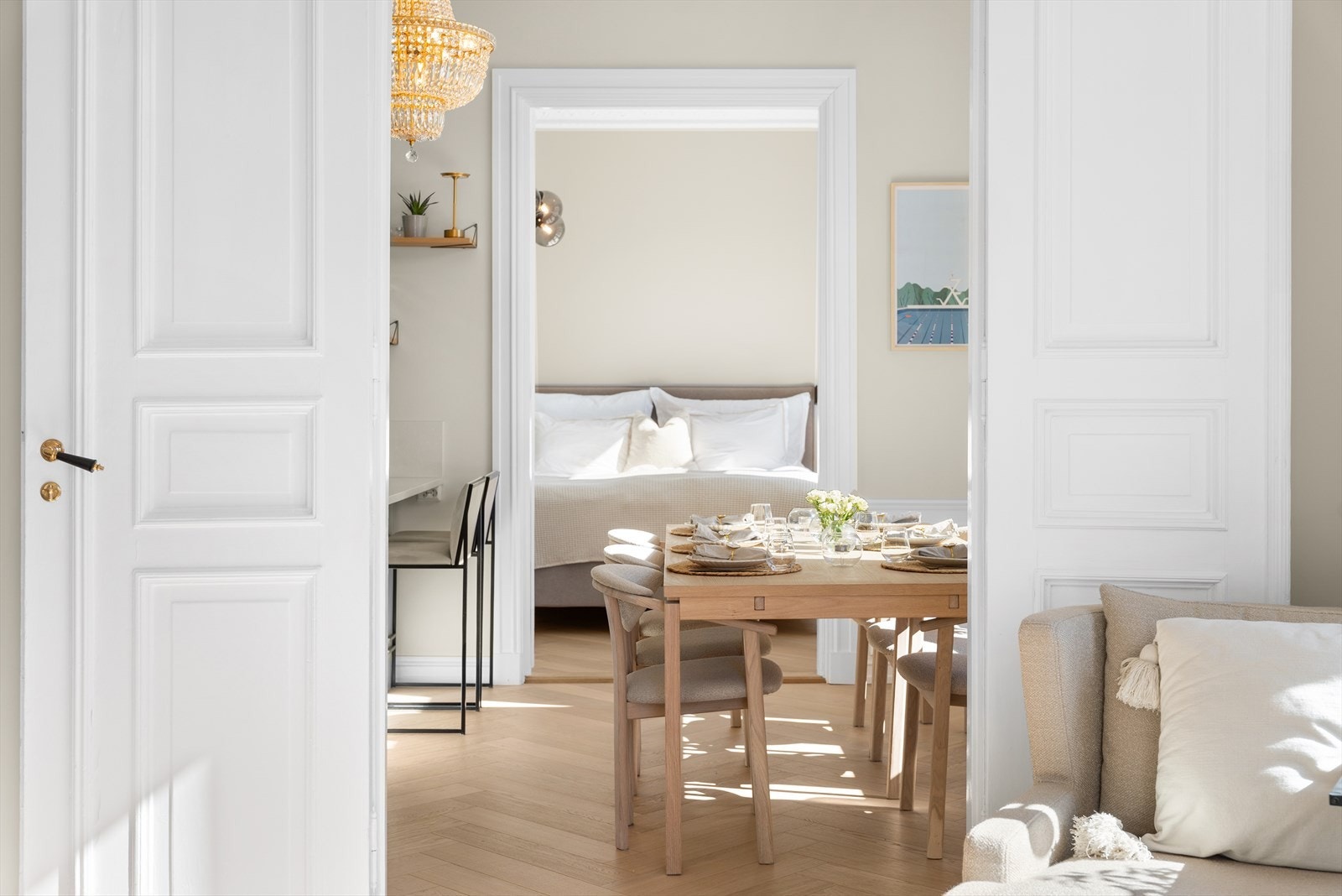 3 stuer på rad med originale doble fløydører. Galleribilde