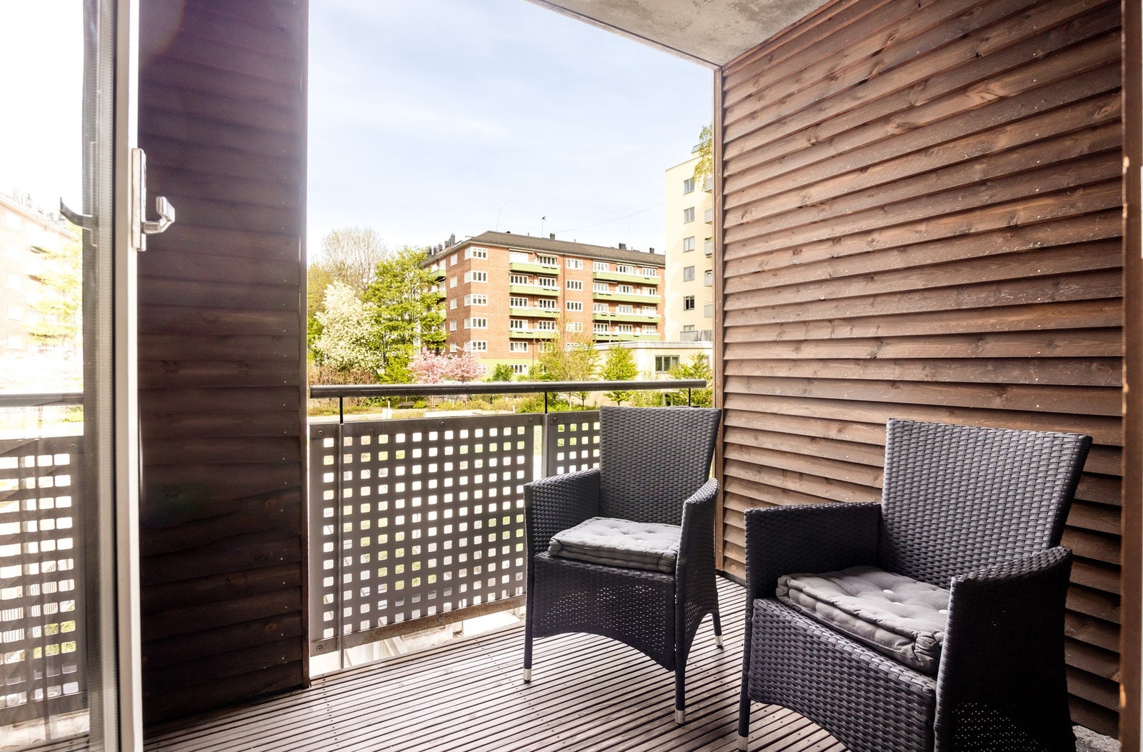 Fra soverommet er det adkomst til en nordøstvendt balkong 5 m². Galleribilde