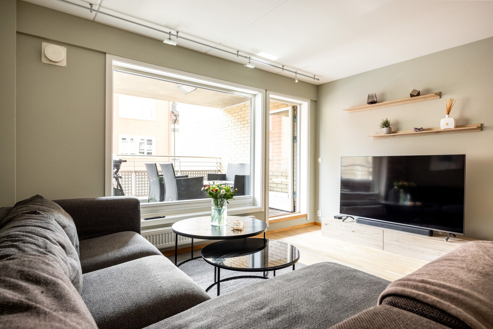 Fra stuen er det adkomst til en flott, sydvestvendt balkong. Galleribilde