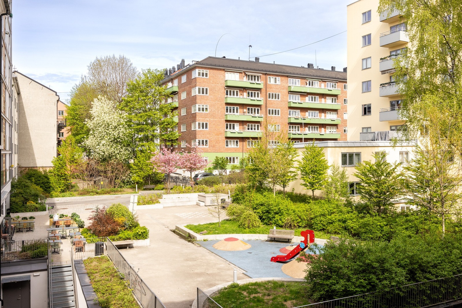 Hyggelig og veldrevet sameie med flotte fellesområder og felles takterrasse. Galleribilde
