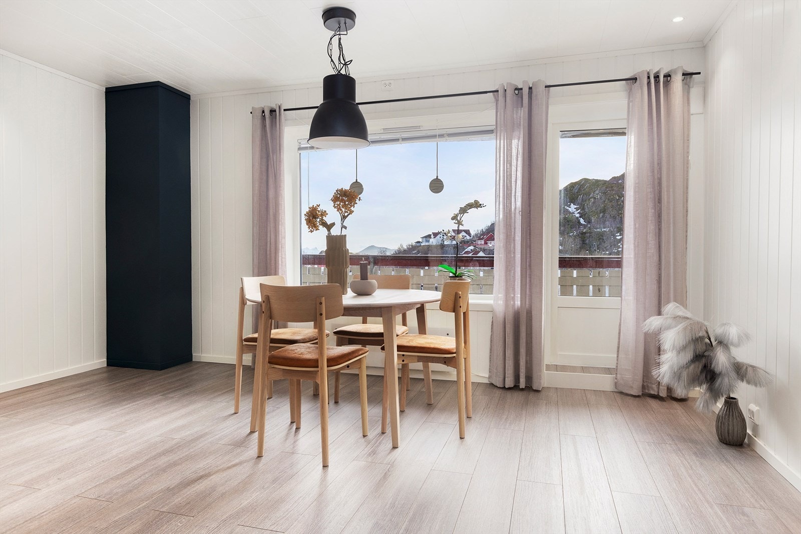 God plass til spisestue Galleribilde