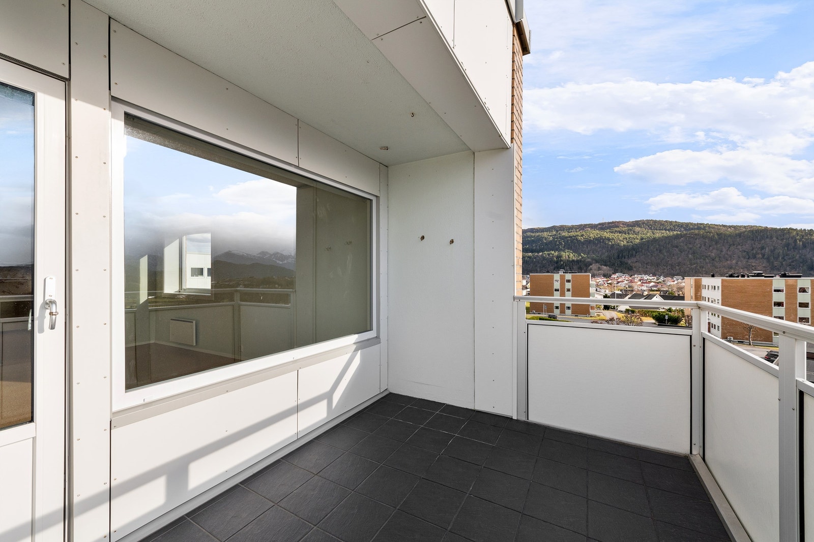 Balkong mot sydvest utenfor stue Galleribilde