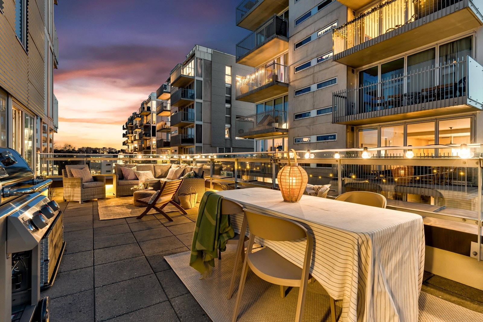 Leiligheten ligger fint til i 7. etasje med heisadkomst. Galleribilde