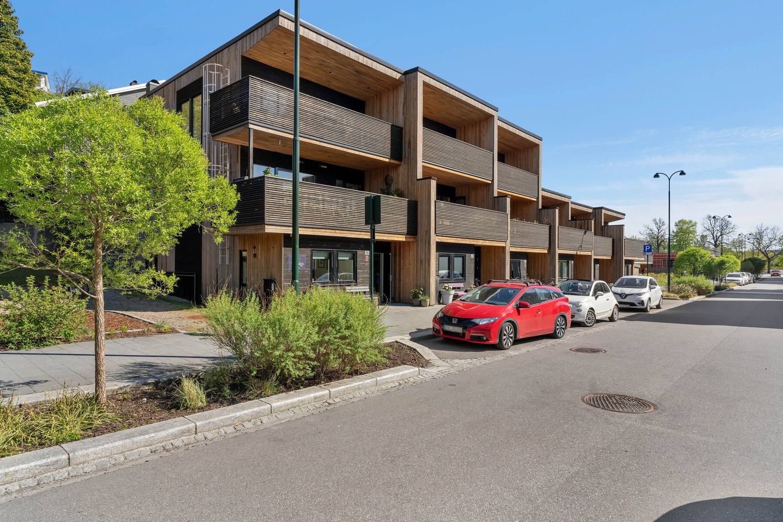 En lekker og påkostet enebolig i kjede med solrik beliggenhet. Galleribilde