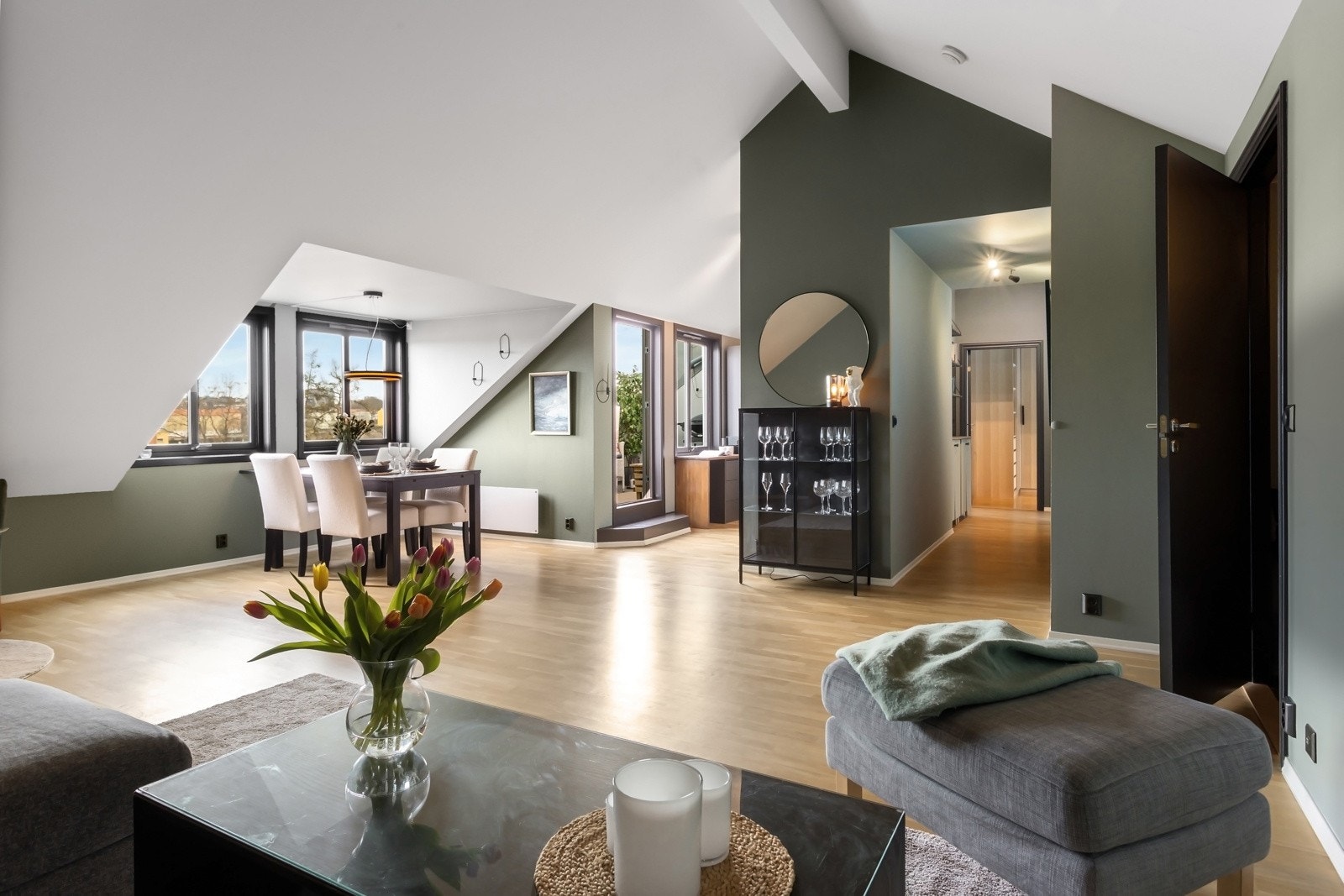 Luftig 4-roms loftsleilighet med fantastisk utsikt Galleribilde