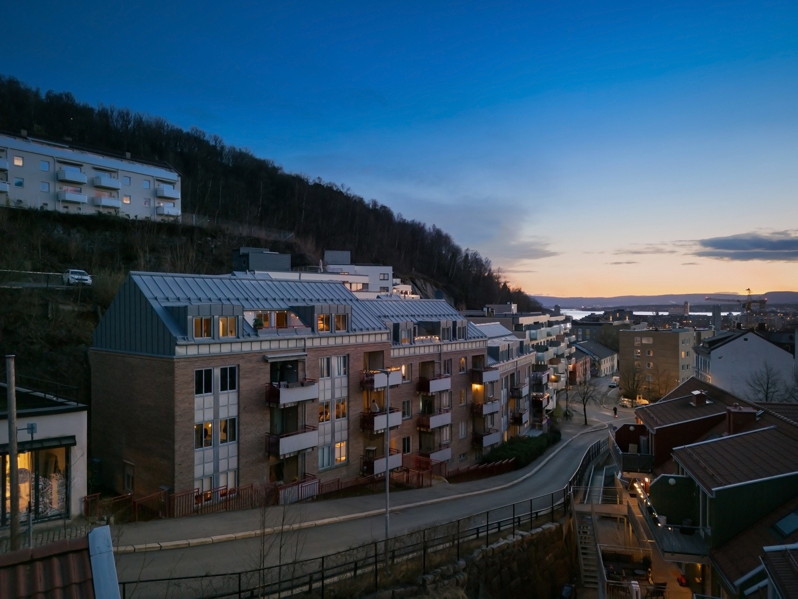 Svært attraktiv beliggenhet for deg som ønsker å bo rolig og tilbaketrukket, men samtidig sentralt Galleribilde