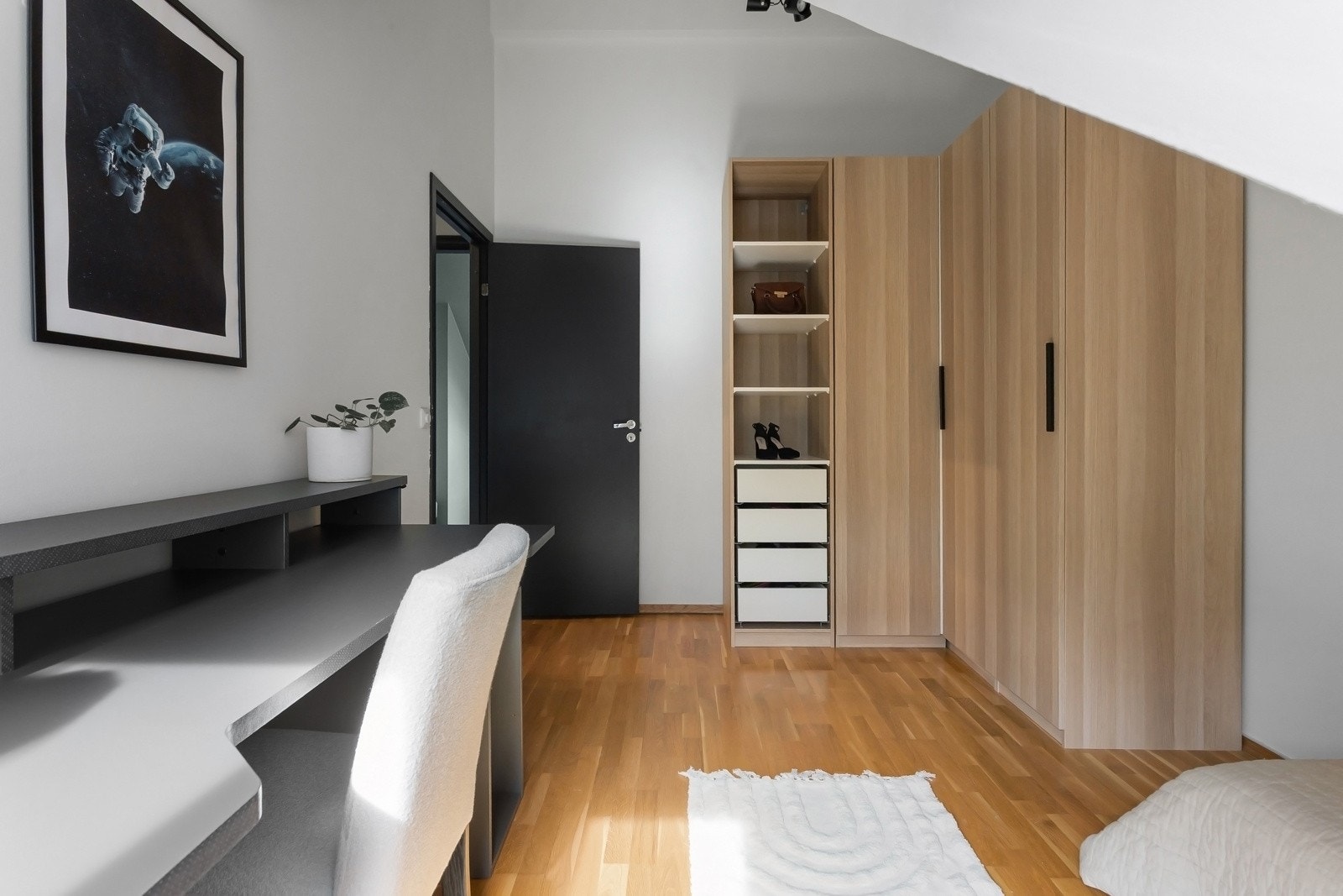 Her er det også satt inn garderobeskap Galleribilde