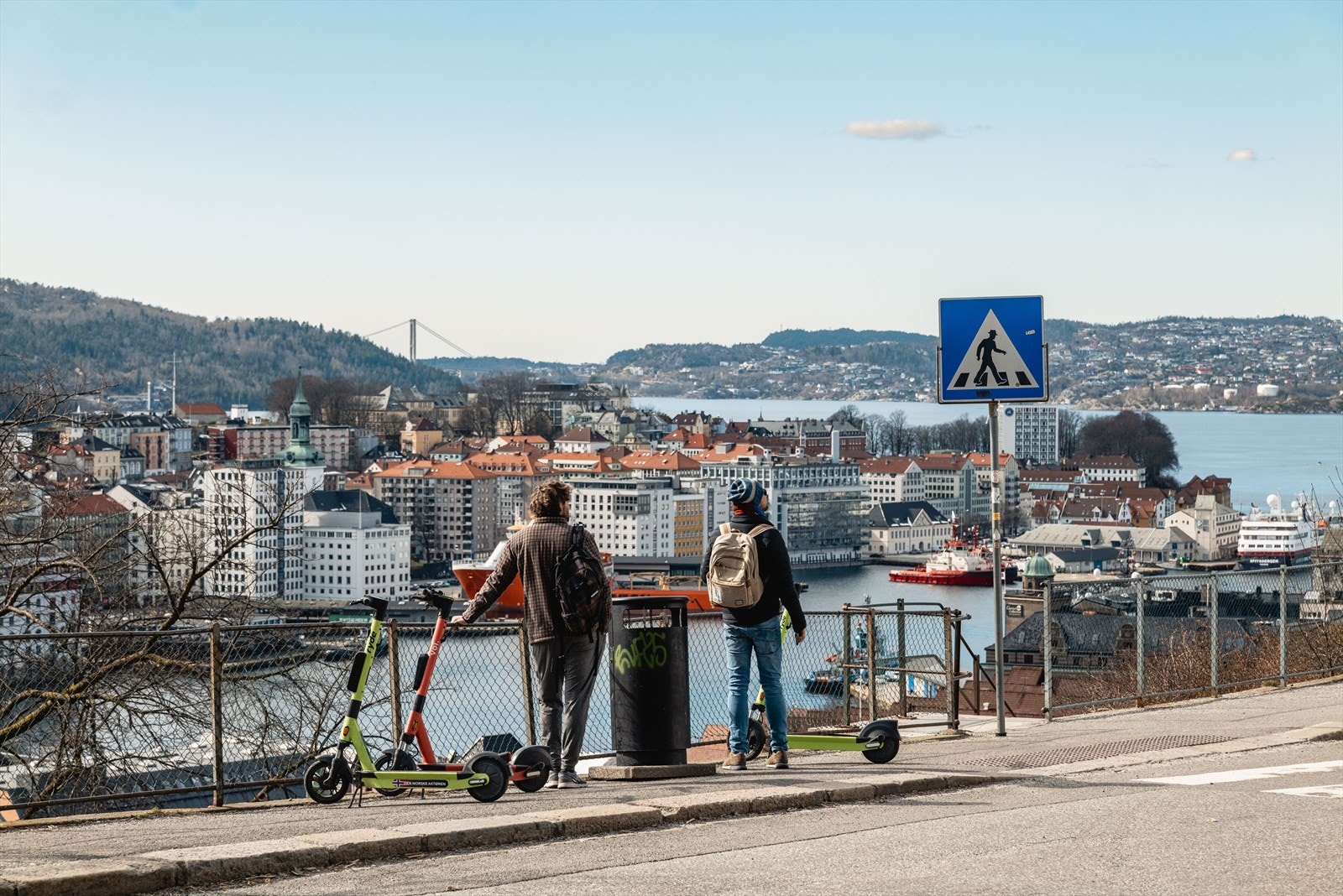Her har du flott utsikt i flere retninger, blant annet mot Vågen, Bergen sentrum og Laksevåg. Galleribilde