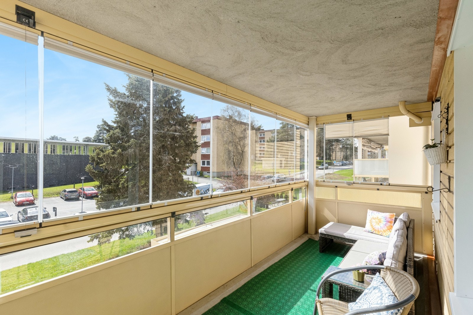 Velkommen til Kranveien 3. 70 kvm gjennomgående leilighet med en særdeles god planløsning. Fine lys- og solforhold. Galleribilde