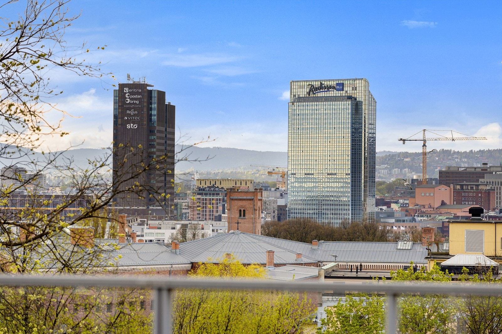 På takterrassen kan man nyte solrike dager med fantastisk utsikt til Oslo sentrum. Galleribilde