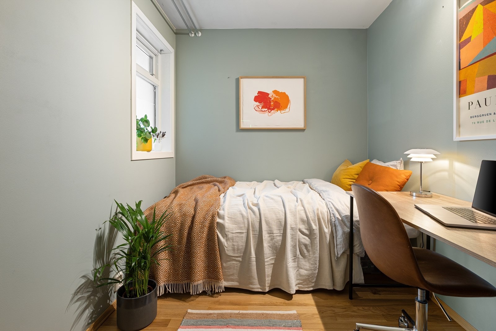 God plass for enkeltseng og kontorplass, ev. dobbeltseng. Galleribilde