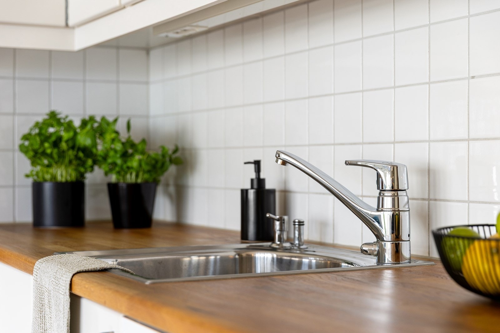 Lys benkeplate i heltre. Galleribilde