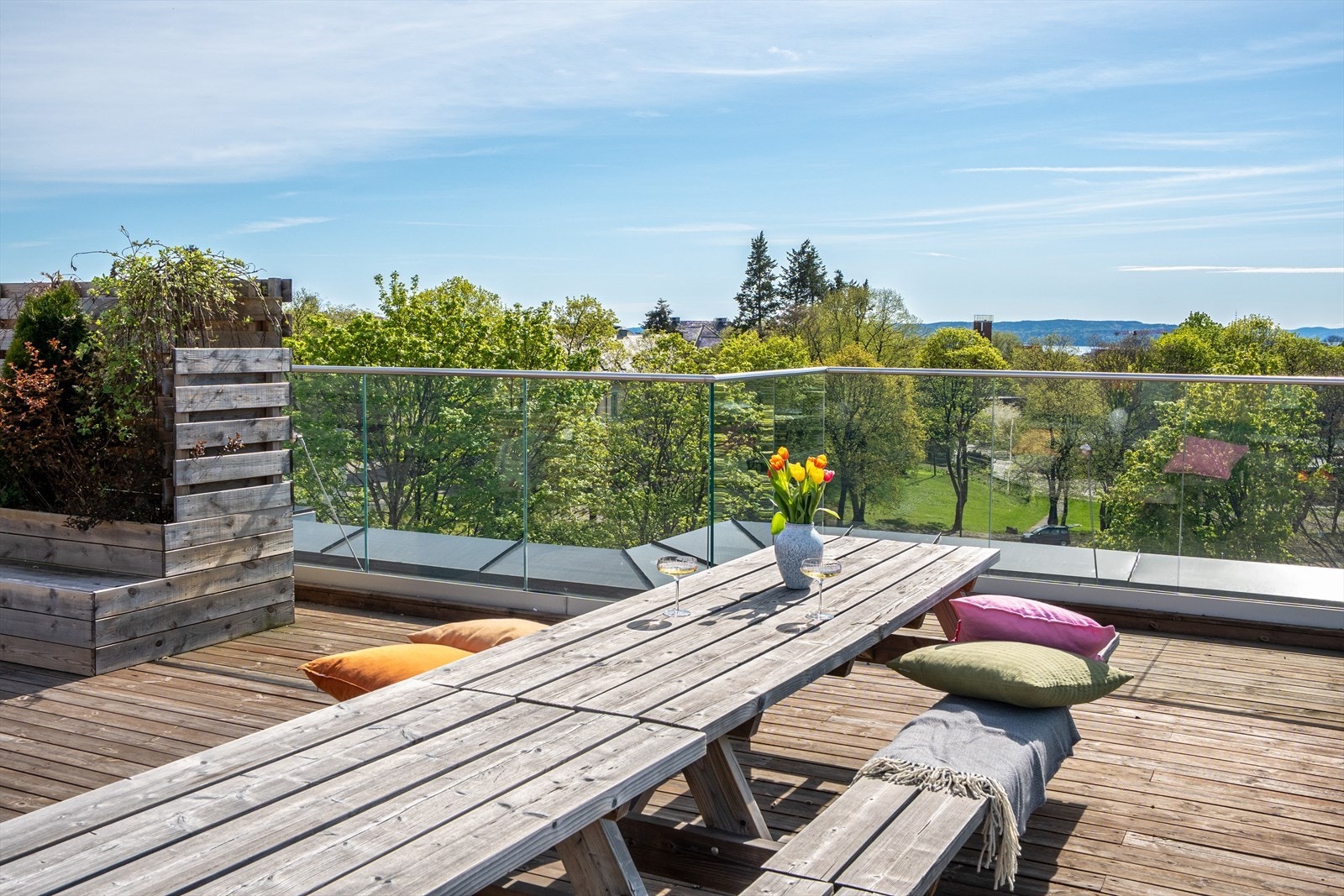 Felles takterrasse med perfekt sol- og utsiktsforhold. Galleribilde