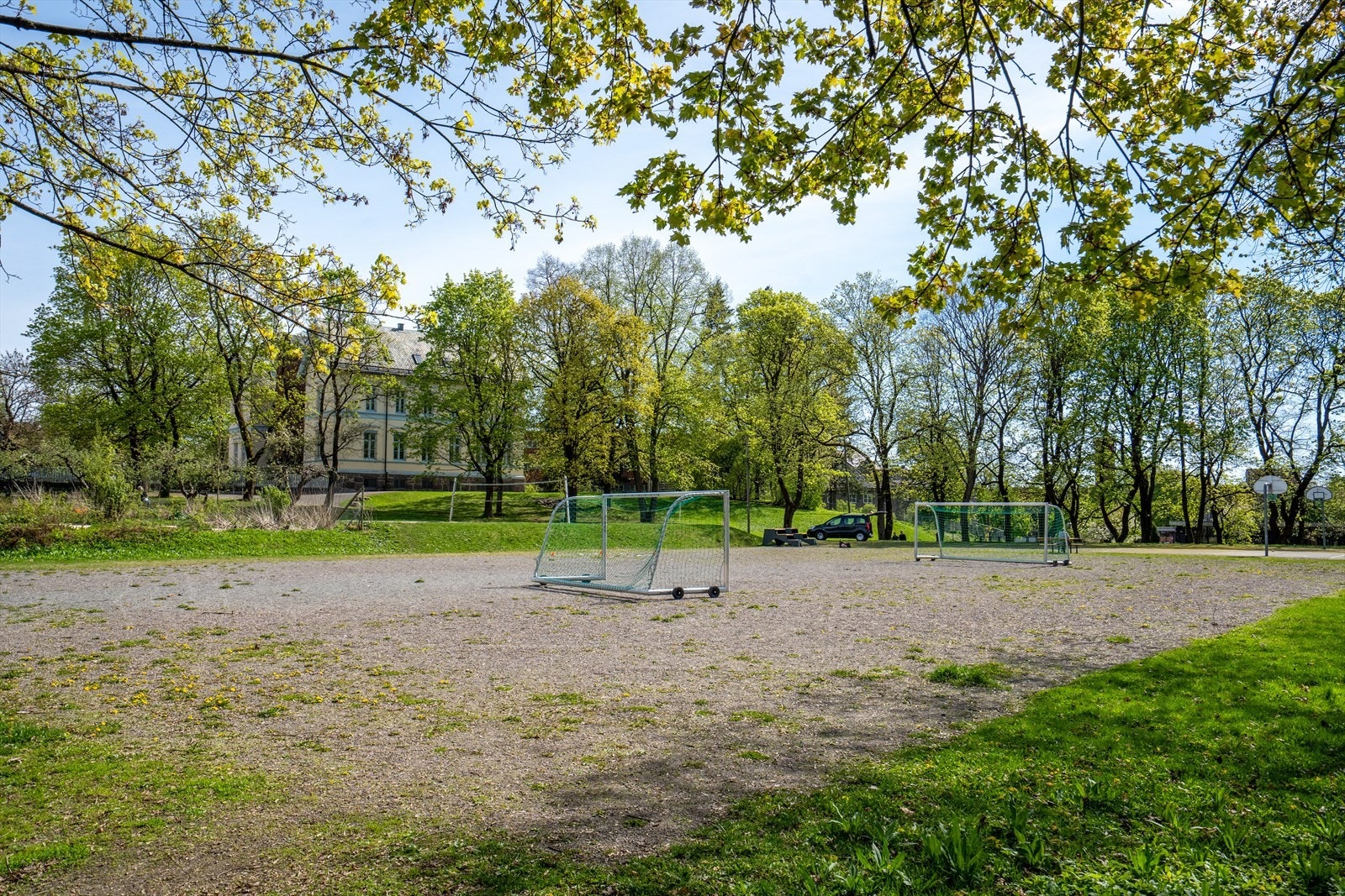 Flere parker rett utenfor. Galleribilde