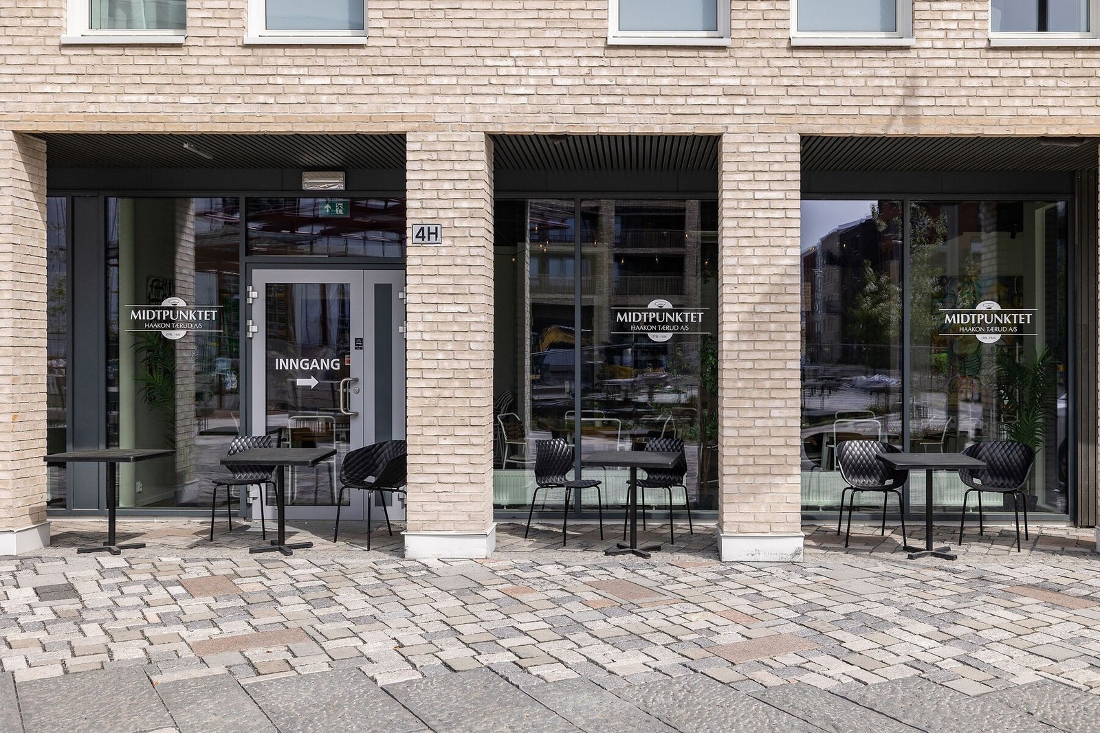 Pizzarestauranten "Midtpunktet" har fort blitt en favoritt blant beboerne og kun 10 minutters gange unna. Galleribilde