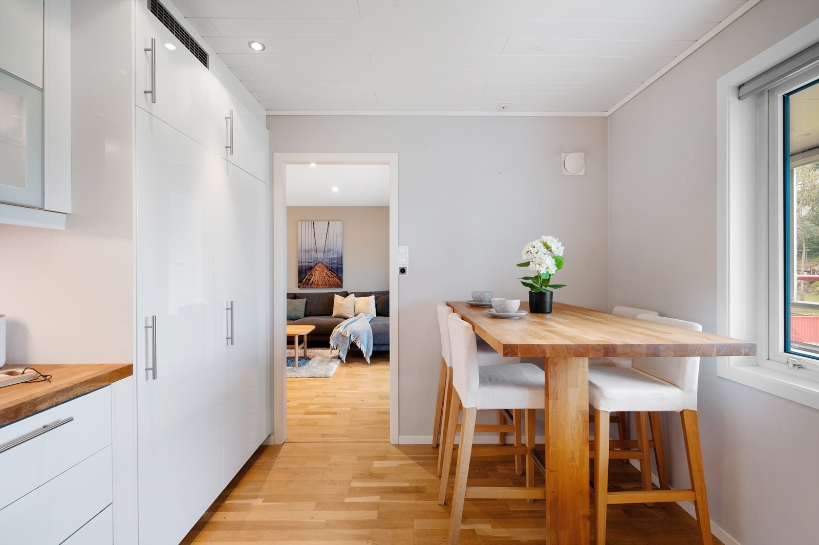 - Kjøkkenet måler 10,7 m² - Galleribilde