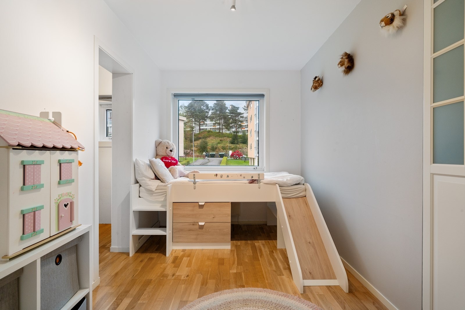 - Det andre soverommet måler 9,9 m² - Galleribilde