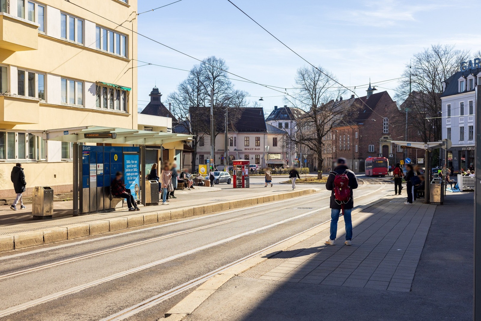 Nærområdet - Kort vei til trikke- og busstopp som gjør at du enkelt kommer deg rundt i byen. Galleribilde