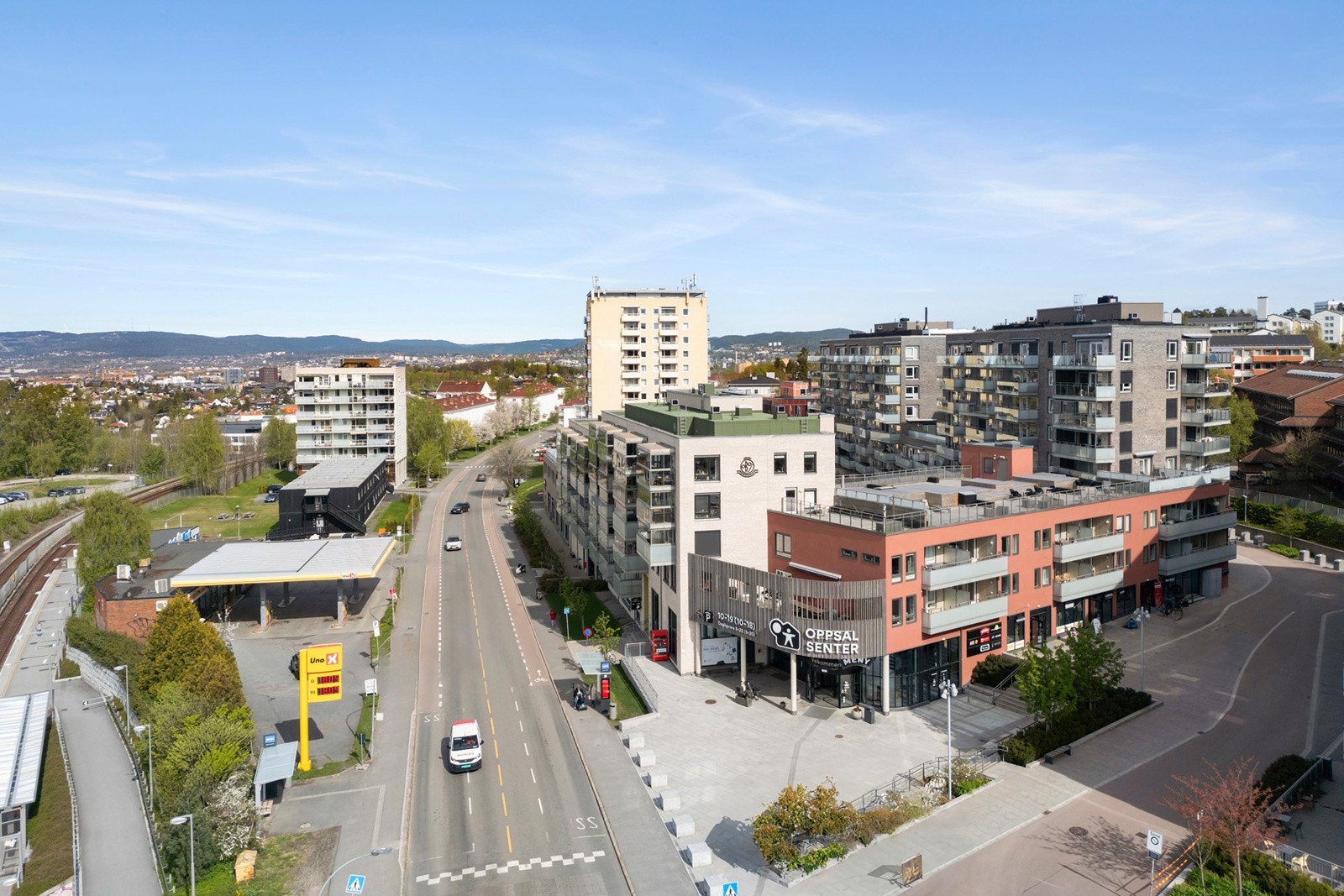 Dronefoto - Kort vei til Oppsal senter og T-bane. Galleribilde