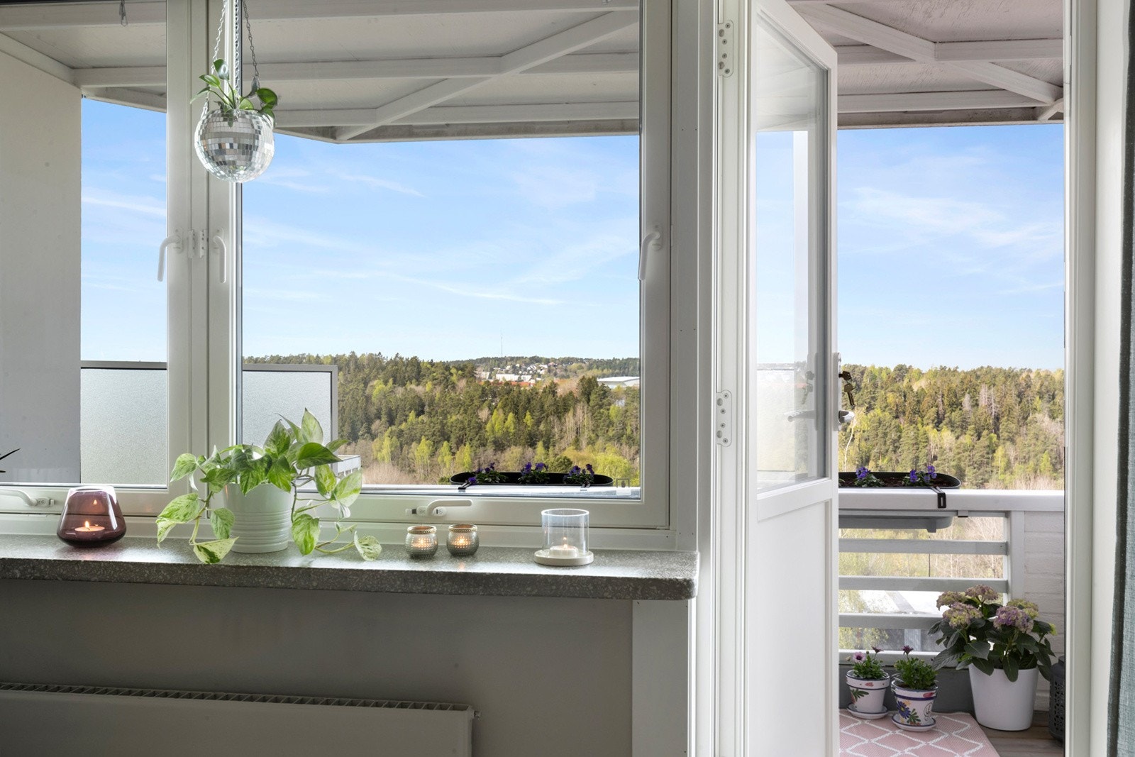 Nye vinduer og balkong dør i regi av borettslaget i 2019. Galleribilde