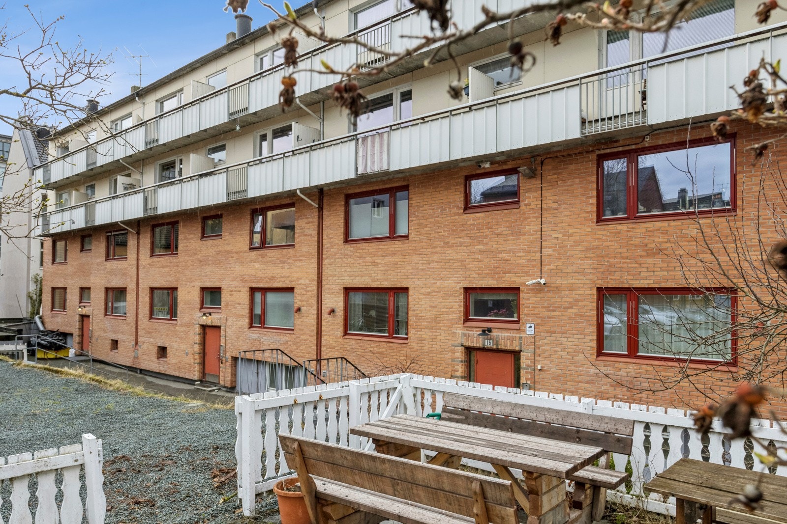 Flott felles uteområde - perfekt for grilling om sommeren. Galleribilde