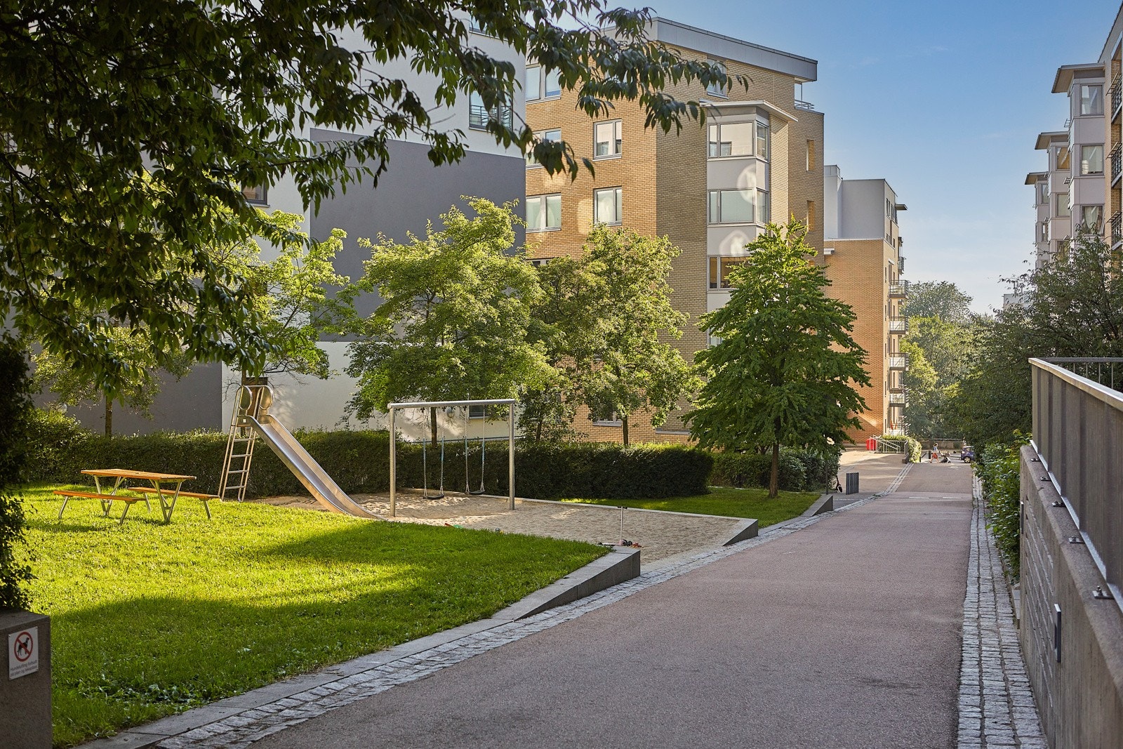 Attraktiv beliggenhet i et rolig boligområde med Akerselva som nærmeste nabo, samtidig som du kun er en kort spasertur fra sentrum og alt byen har å tilby. (arkivbilde) Galleribilde