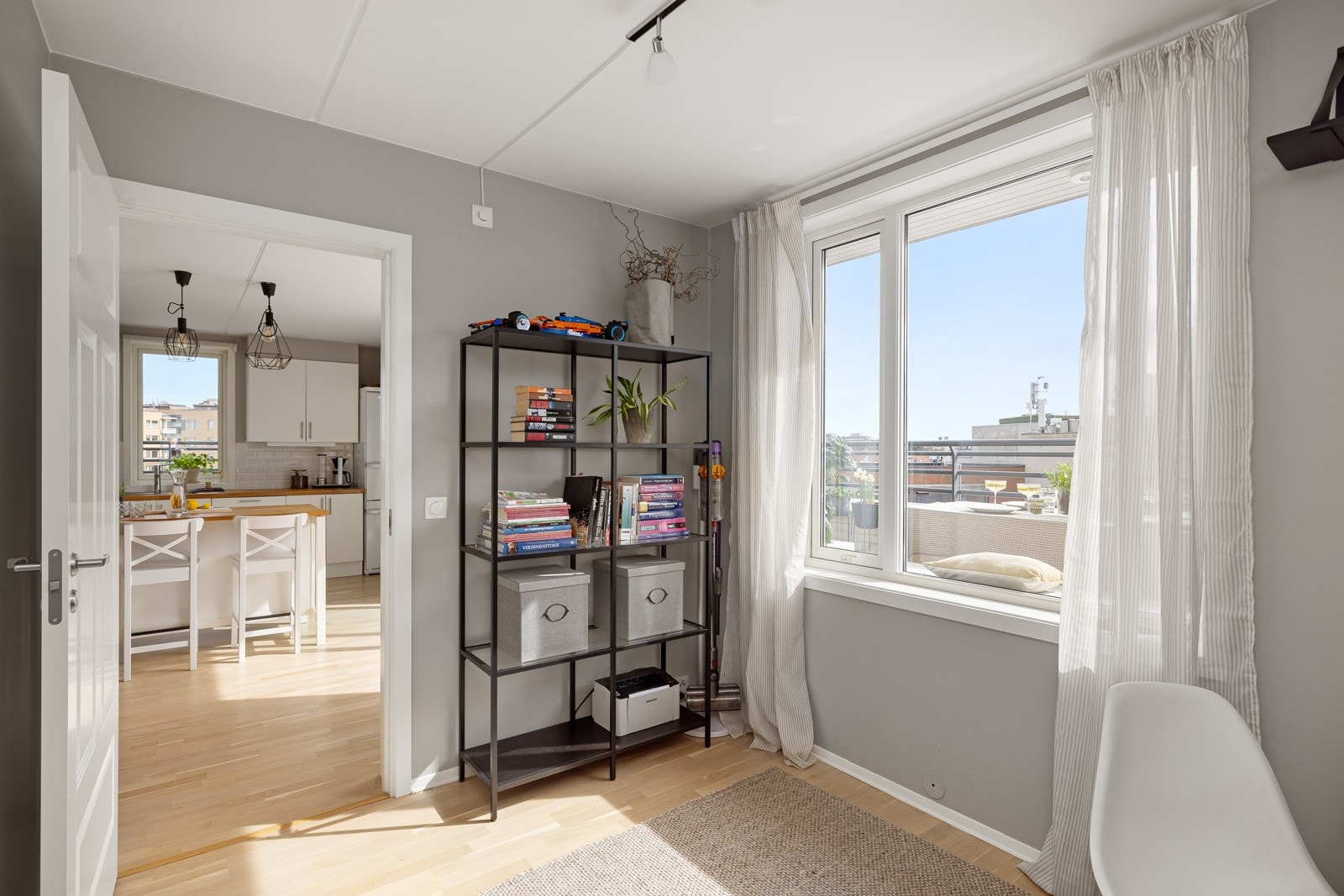 Her får du rikelig med naturlig lysinnslipp og samtidig lite sjenerende innsyn. Galleribilde