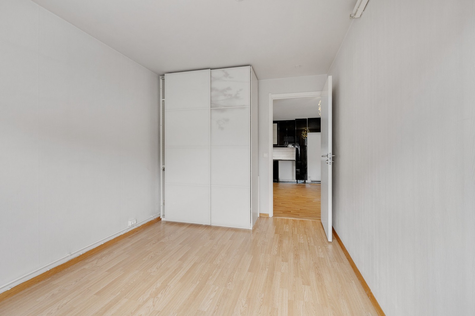 God plass til garderobeskap. Galleribilde