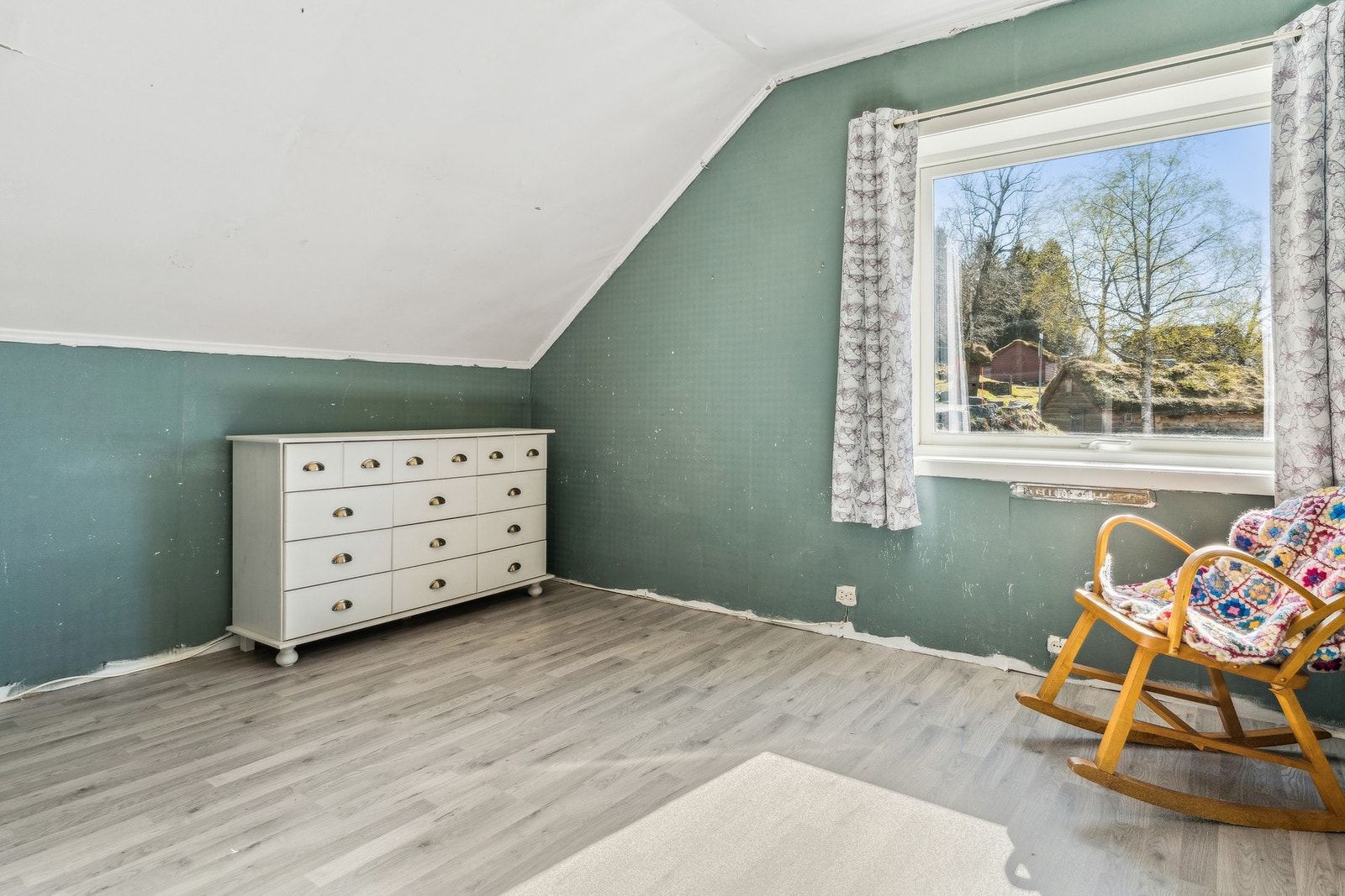 Soverom 2 som har behov for litt modernisering. Galleribilde