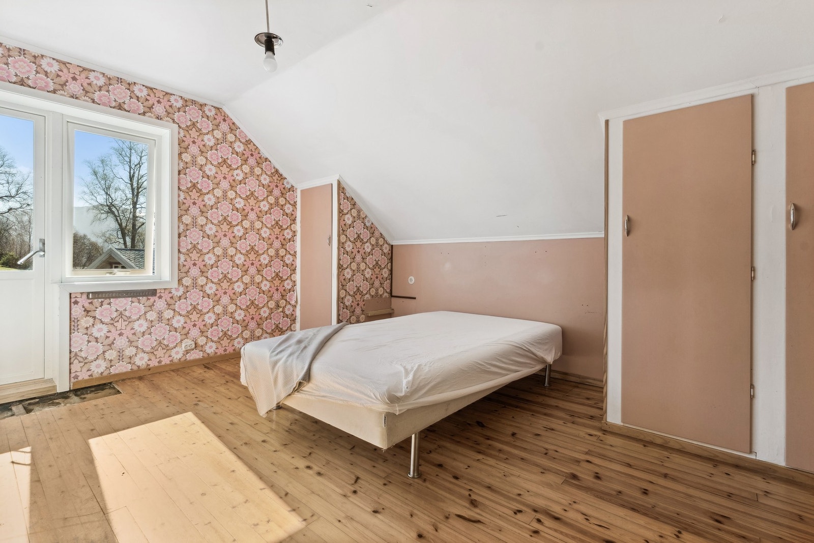 Soverom 3 med utgang til en balkong. Galleribilde