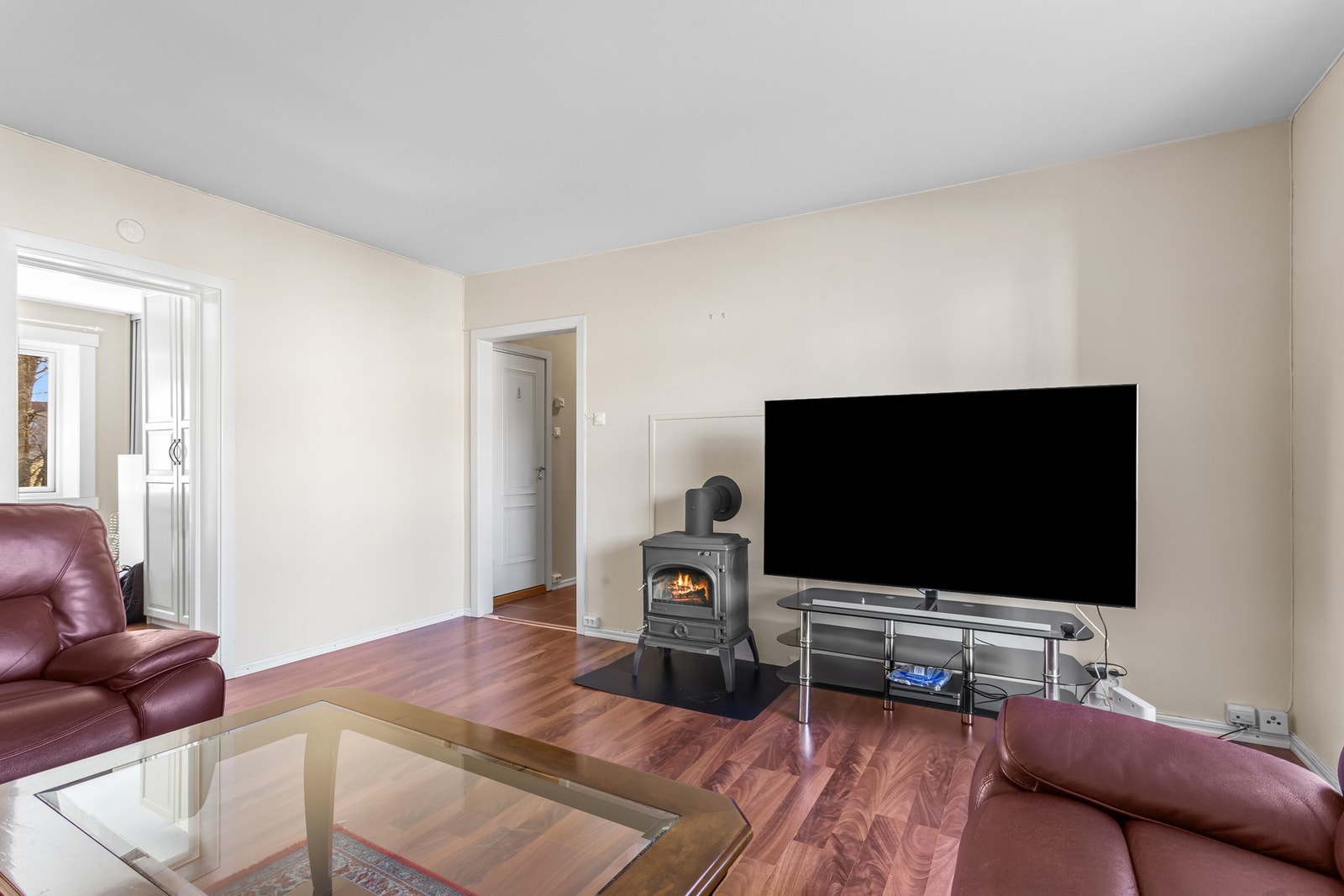 Boligen er godt med lagringsplass i 2 kjellerboder + en loftsbod. Galleribilde