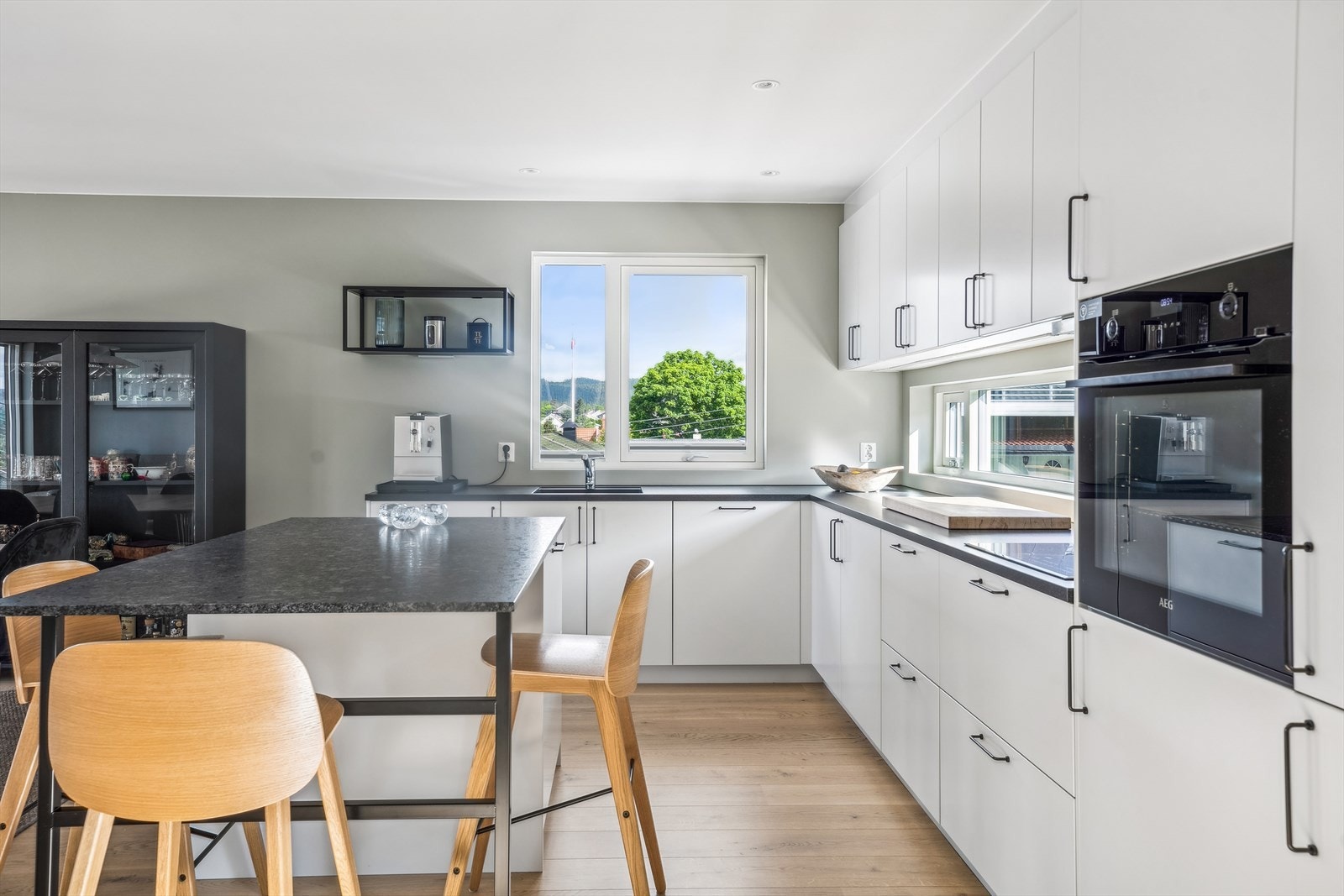 Kjøkkeninnredningen er fra Drømmekjøkkenet. Galleribilde