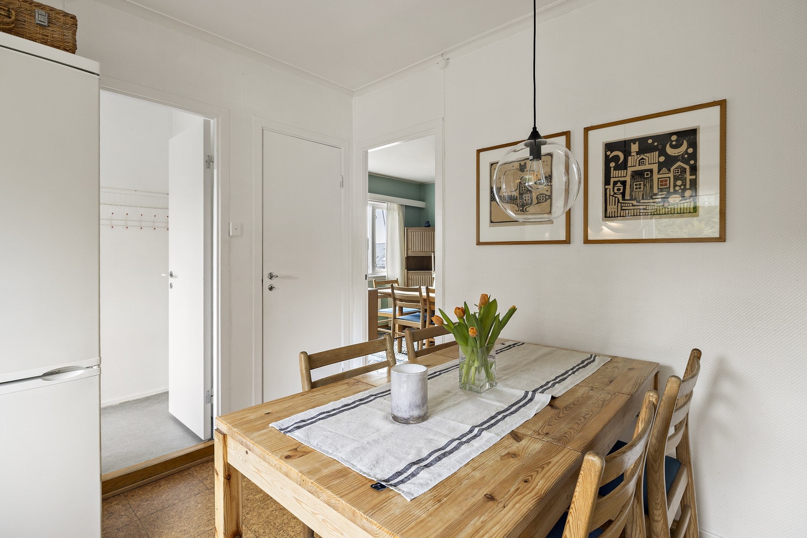 Spiseplass på kjøkken Galleribilde