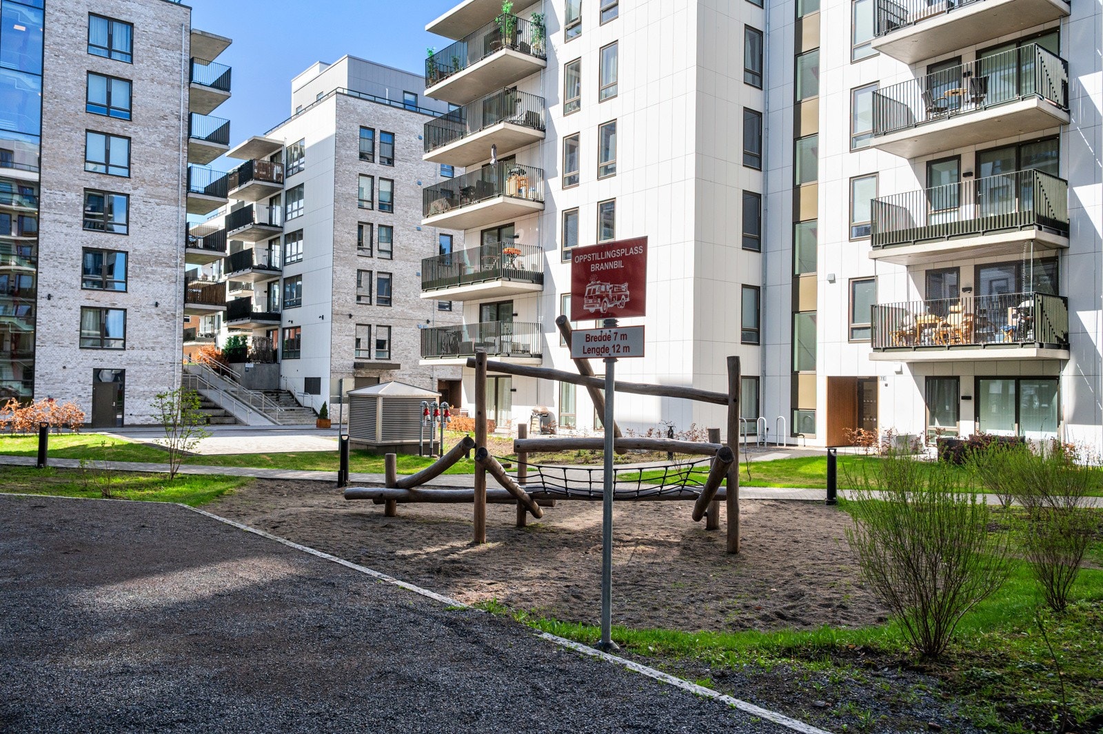 Her kan store og små samles til lek og morro Galleribilde
