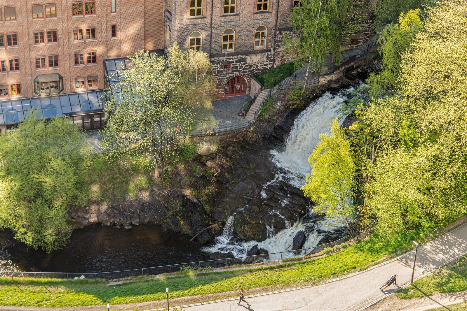 Utsikt over idylliske Akerselva fra balkongen! Galleribilde