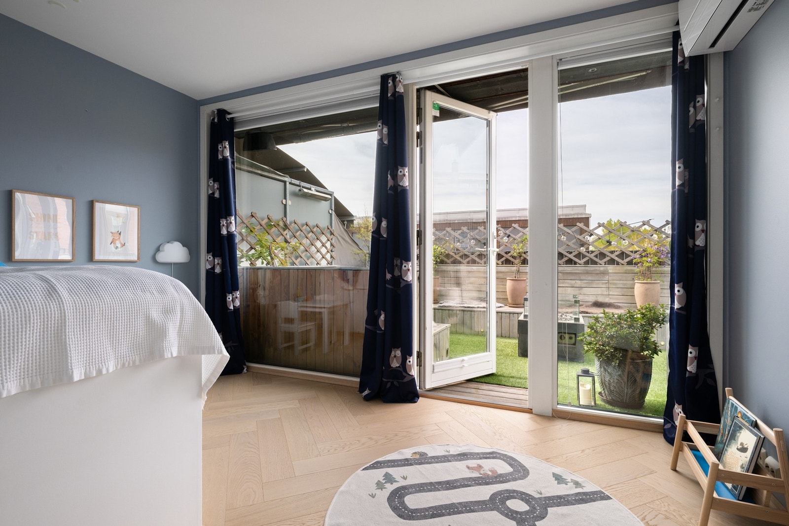 Herfra kan du ta deg ut til den eksepsjonelle takterrassen på 21 kvm. Galleribilde