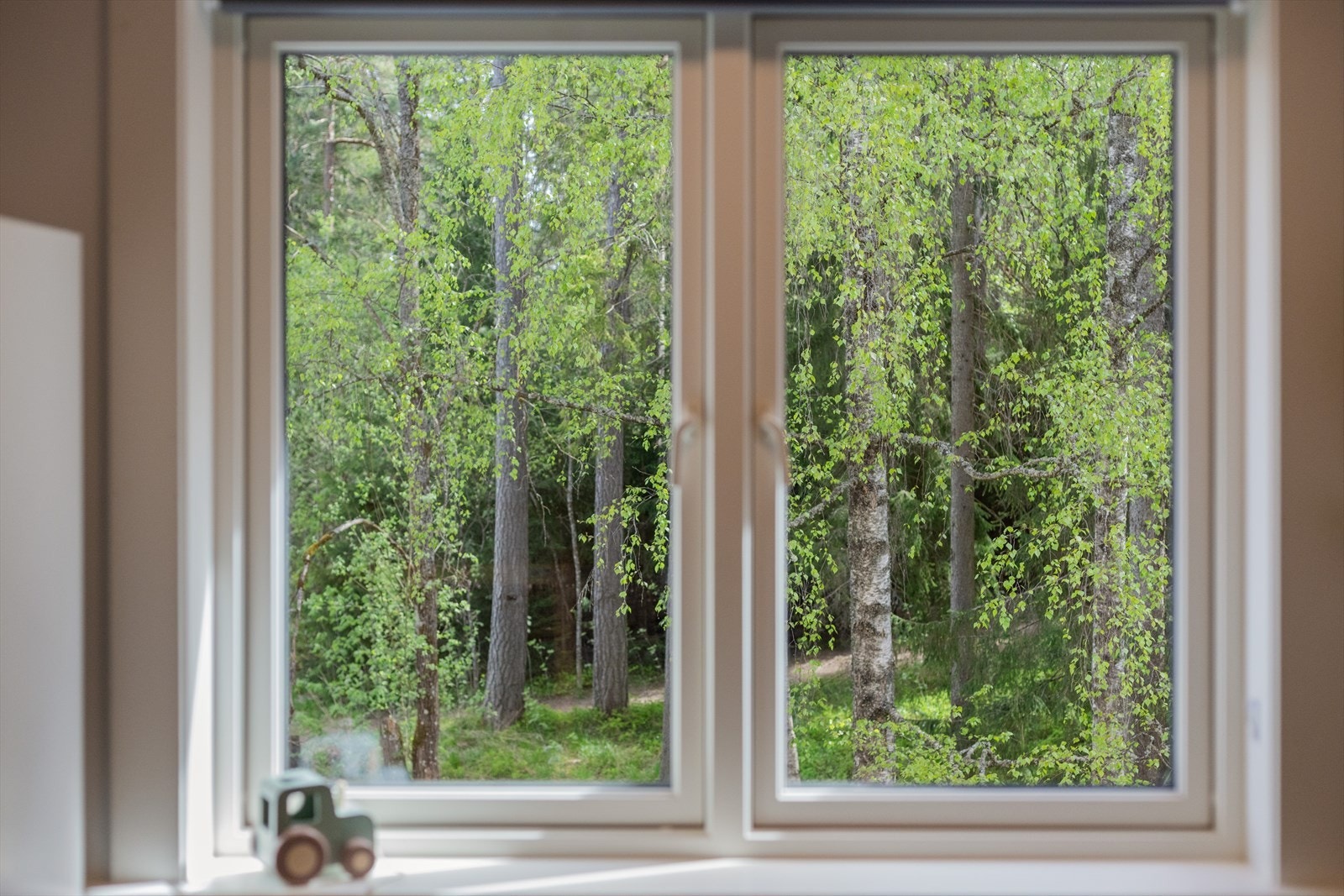 Soverommene vender mot stille og frodig grøntområde. Galleribilde