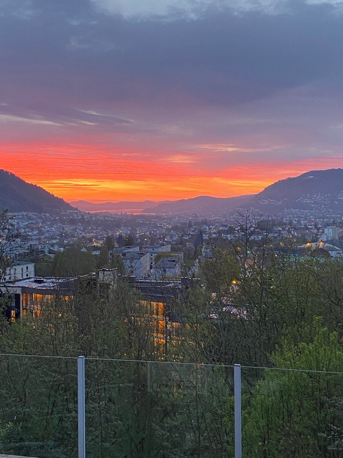 Nyt solen til solnedgang og opplev nye fargekombinasjoner hver gang. Galleribilde