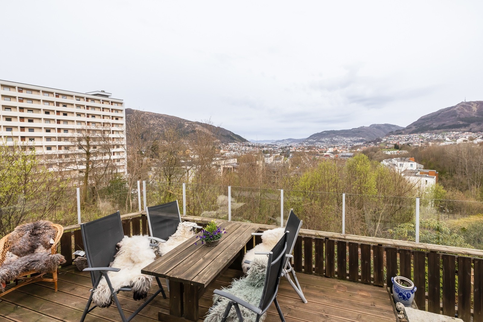 Vent på sommersesongen og finn frem grillen til hyggelige grillmiddager. Galleribilde