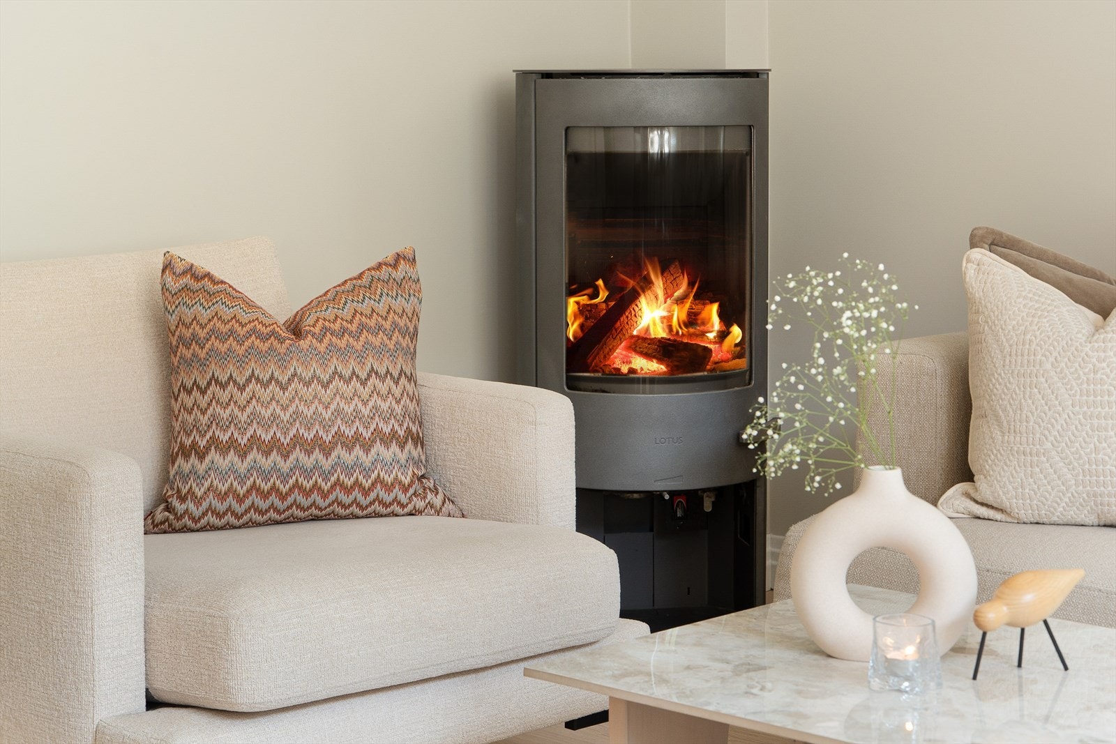 Lunt og koselig med peis når høsten og vinteren kommer. Galleribilde