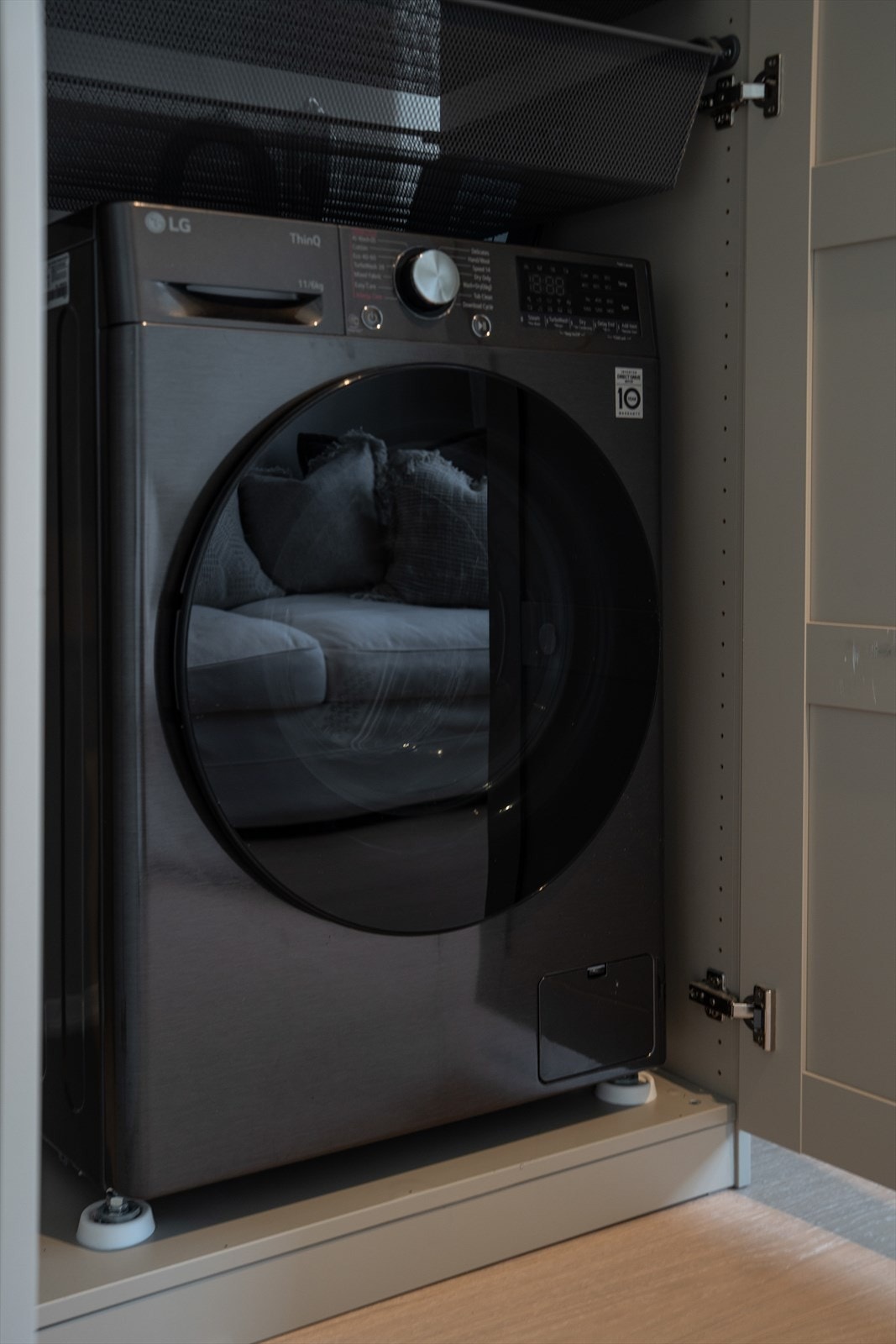 På soverom nr. 2 er det opplegg til vaskemaskin (nytt opplegg med vann og avløp i 2024). Galleribilde