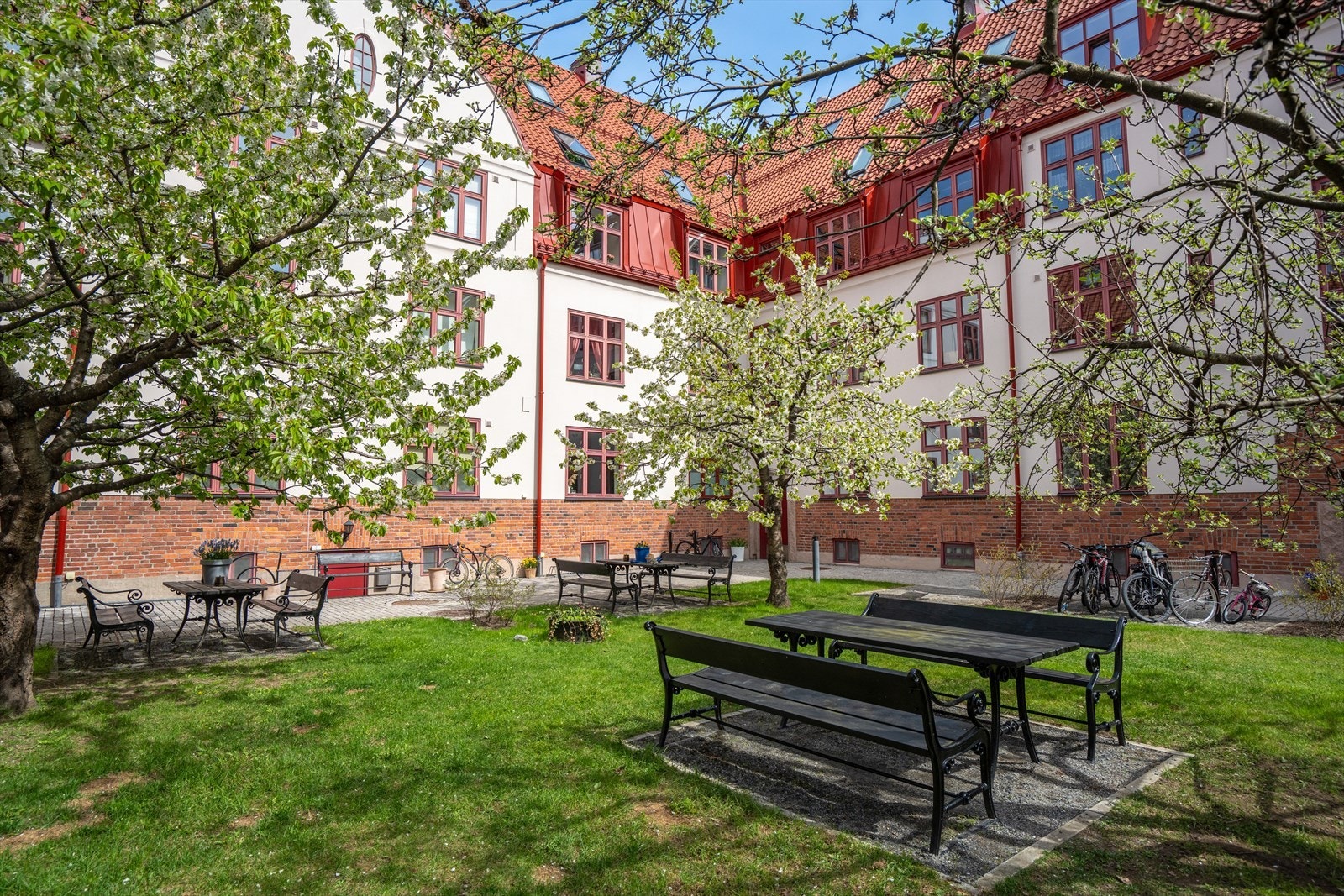 Bakgården ble rehabilitert i 2020. Galleribilde