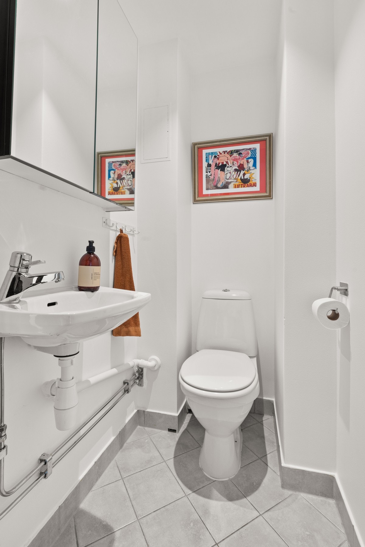 Boligen har separat toalettrom og bad Galleribilde