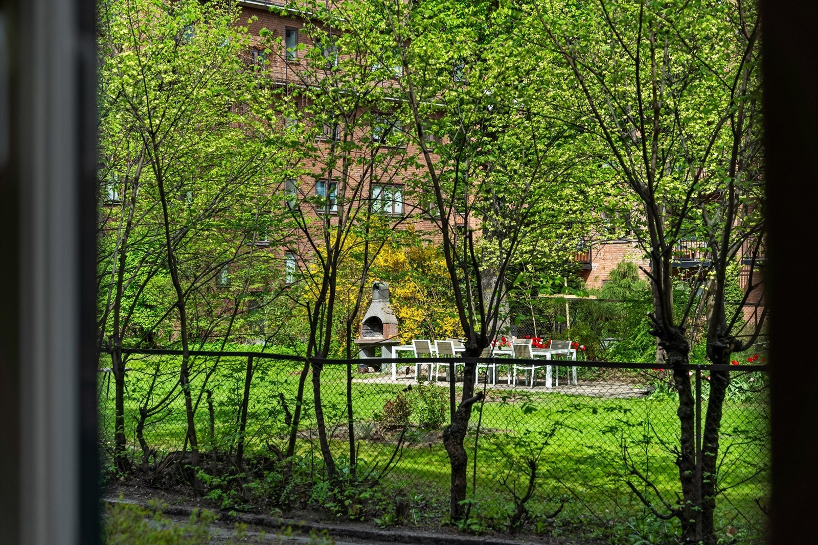 Soverommet peker ut mot en stille og fredelig blindvei. Galleribilde