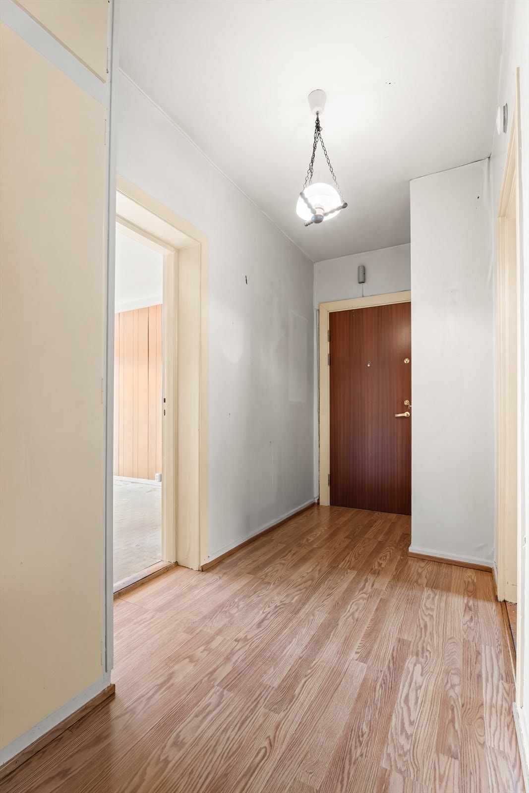 Velkommen til en hyggelig visning i en bolig med stort potensial! Galleribilde