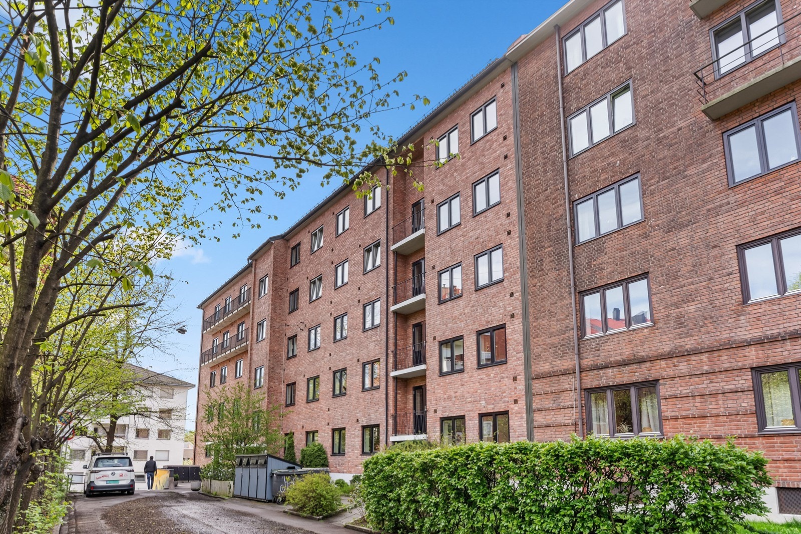 Veldrevet og hyggelig borettslag. Inngang fra stille og rolig blindvei. Galleribilde