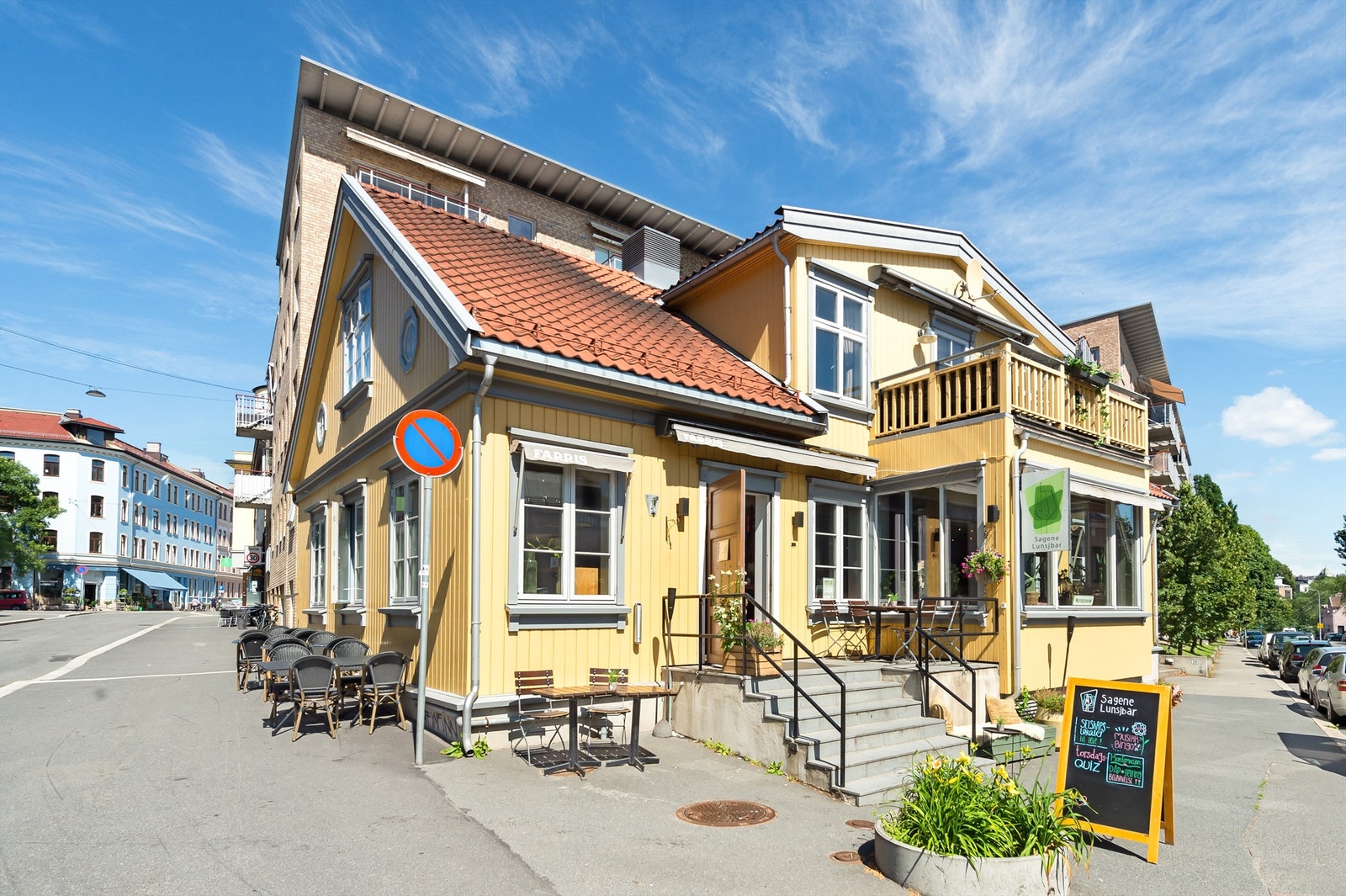 Sagene lunsjbar (Folkvang) som nabo, har en historie som kan spores helt tilbake til 1855. Galleribilde